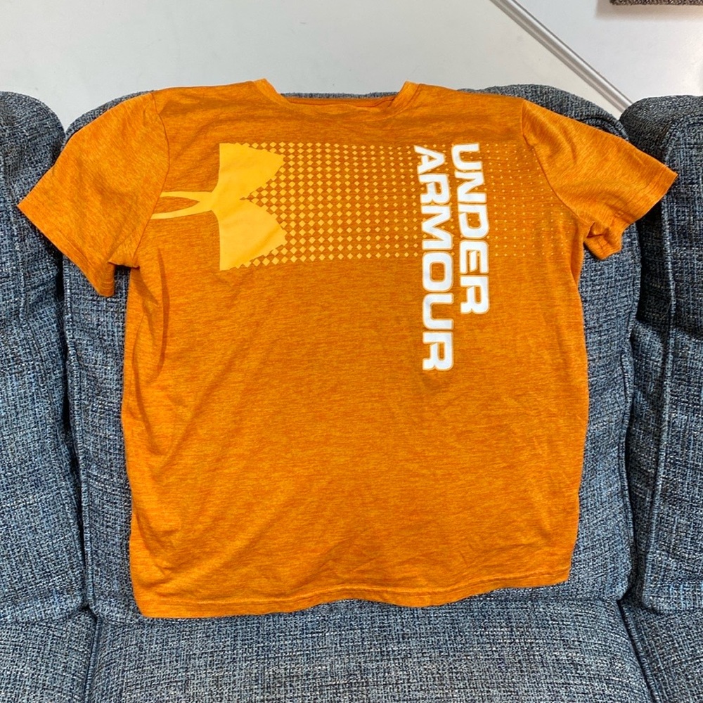 3/$15 - Under Armour Heat Gear Orange Loose Short Sleeve Shirt, Size Youth L